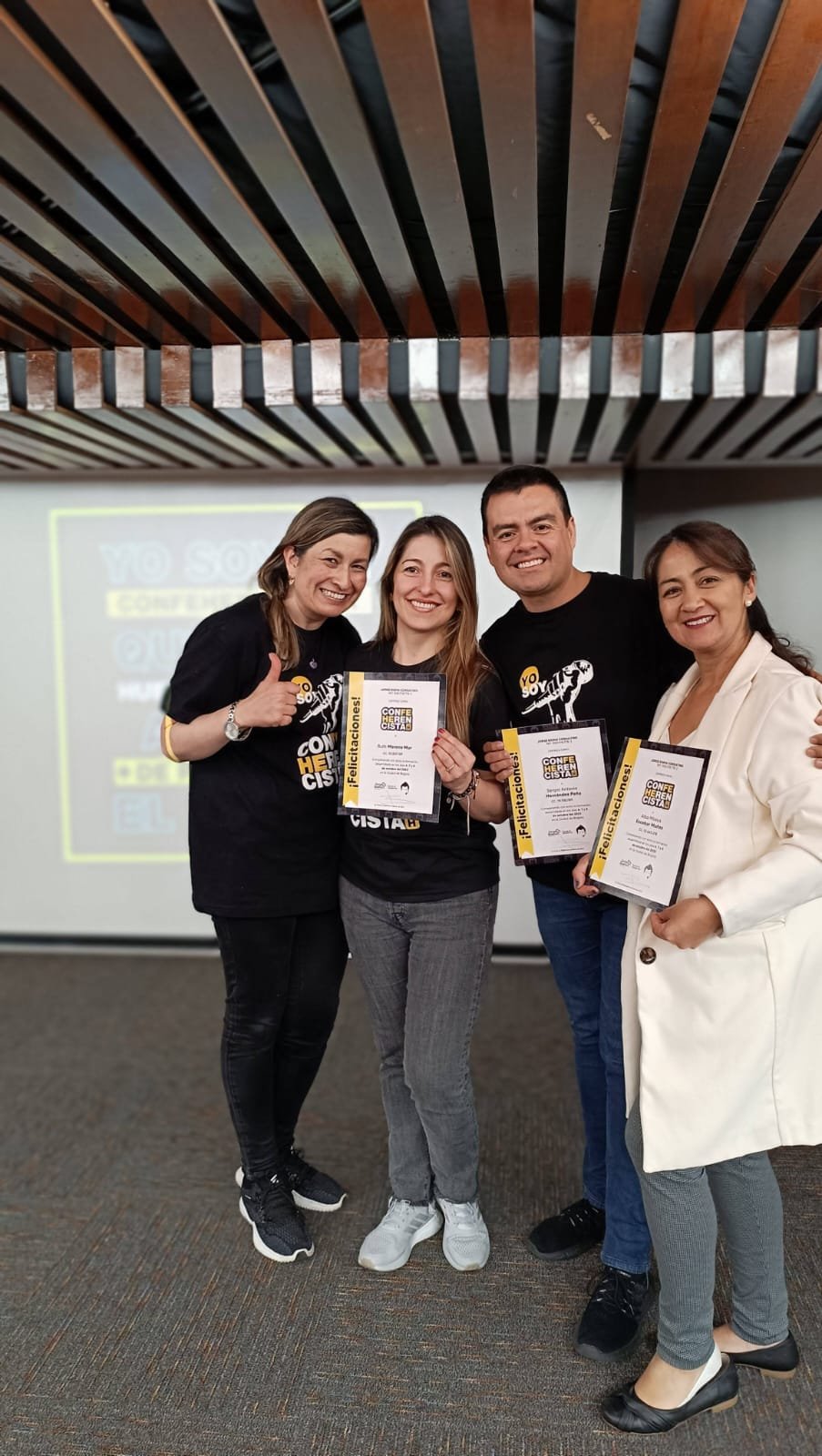 Mireya Escobar, trayectoria