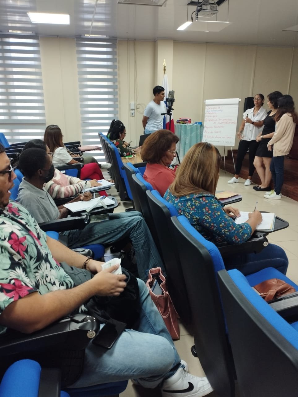 Mireya Escobar, trayectoria